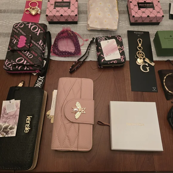 October Birthday Bag Game!! Pick a Number, Every Bag a Winner! One Grand Prize!! - Picture 12 of 16